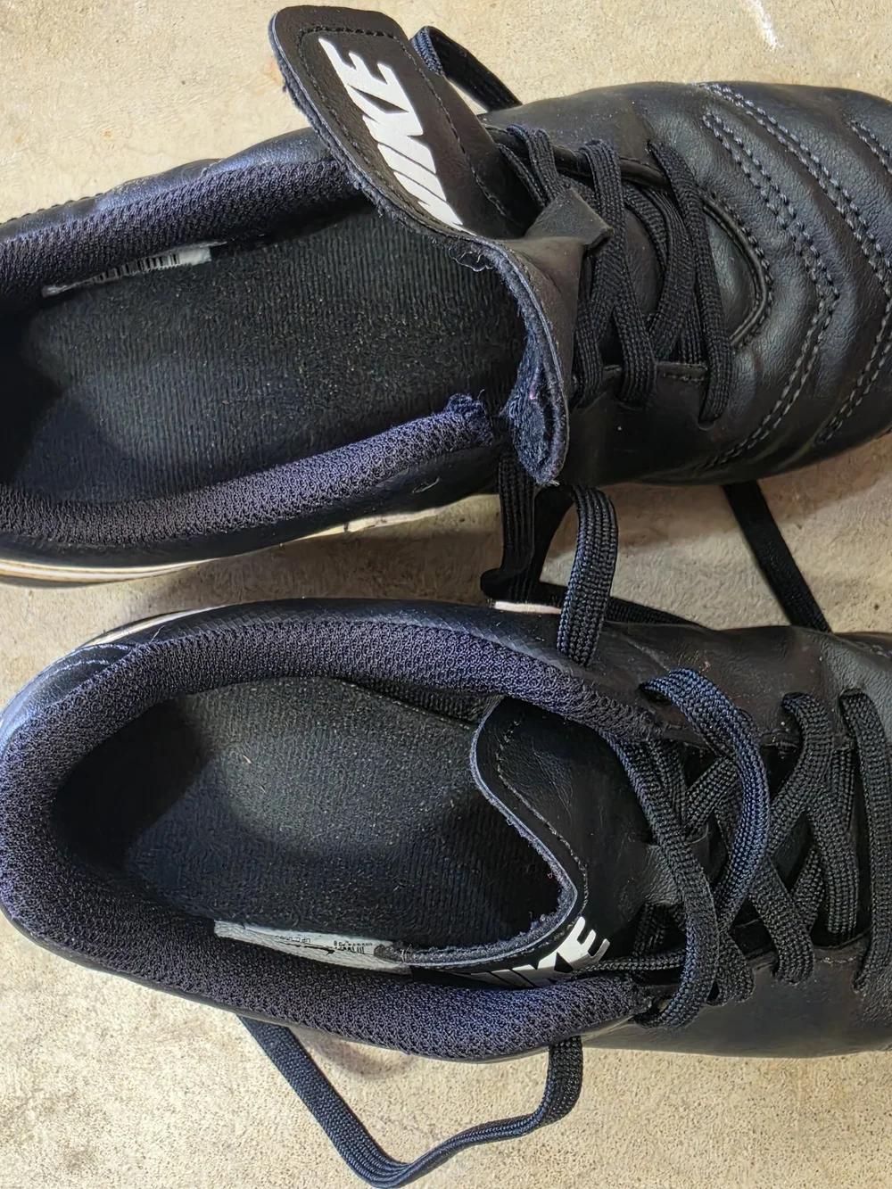 Nike Tiempo Legend Club FG Soccer Cleats Kids Size 2.5Y Black/White Youth Footba